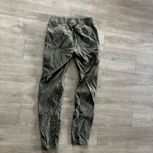 Duluth Dry on the Fly Slim Leg Women's Pants 2x33 - olive green - Picture 3 of 3